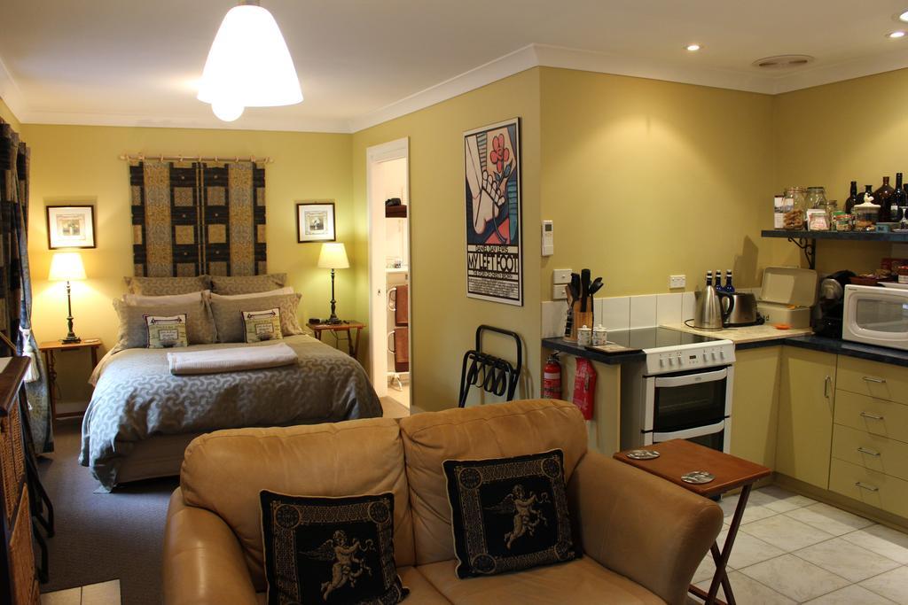 Ivy On Glenelg Bed & Breakfast Campbell Town Exterior photo