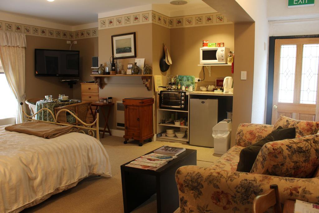 Ivy On Glenelg Bed & Breakfast Campbell Town Exterior photo