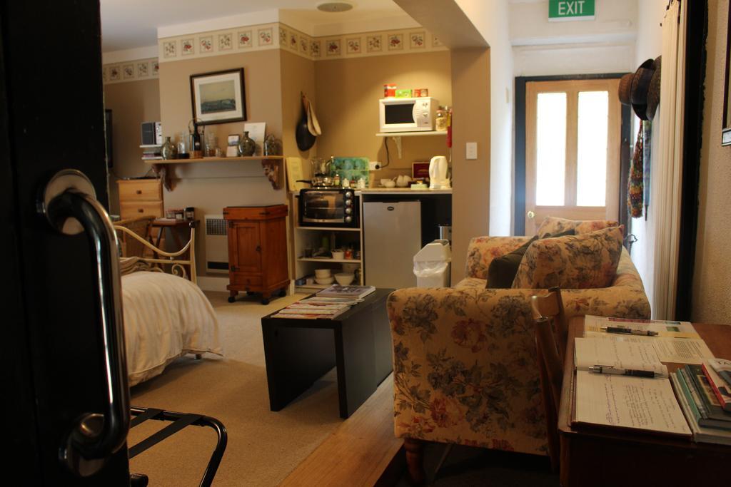 Ivy On Glenelg Bed & Breakfast Campbell Town Exterior photo